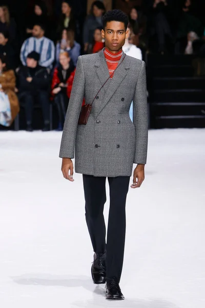 Look 25